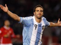 爱游戏官方-南美风暴与纪录狂澜，哥伦比亚逆袭马竞之夜，莱万再破天际线