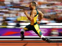 爱游戏官方入口-绿茵水墨，皮克在东方古国的防守艺术