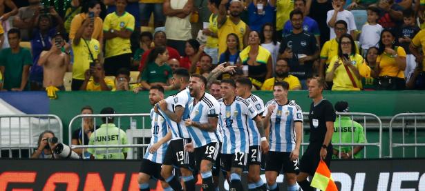 爱游戏官方-阿根廷篮球锦标赛季后赛，球队实力激烈对抗