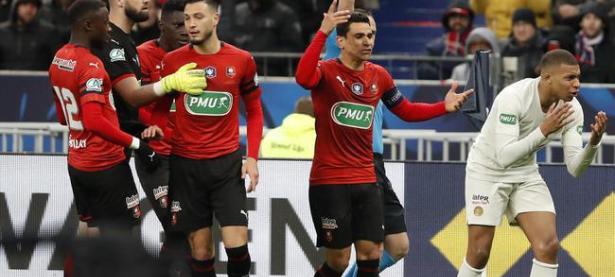 爱游戏官网-阿兰扎莱特传射建功，丹麦豪取小组首胜