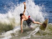 爱游戏tv-马刺德罗赞化身防守铁索 全面压制绿军破解北岸花园