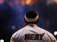 爱游戏在线-哈利伯顿助攻创纪录引领风暴，76人铁血防守终结浙江队挑战