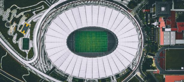 爱游戏在线-跨界之王，当伦纳德在F1赛道接管比赛，鹈鹕已在麦迪逊广场完成压制