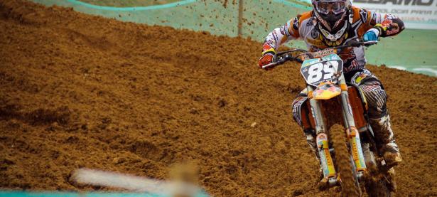 爱游戏下载-当绞索突然收紧，约基奇如何用优雅的暴力强行终结老鹰的黄昏