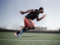 爱游戏-历史拐点，迈凯伦技术奇袭与周冠宇破壁时刻，共筑F1新纪元