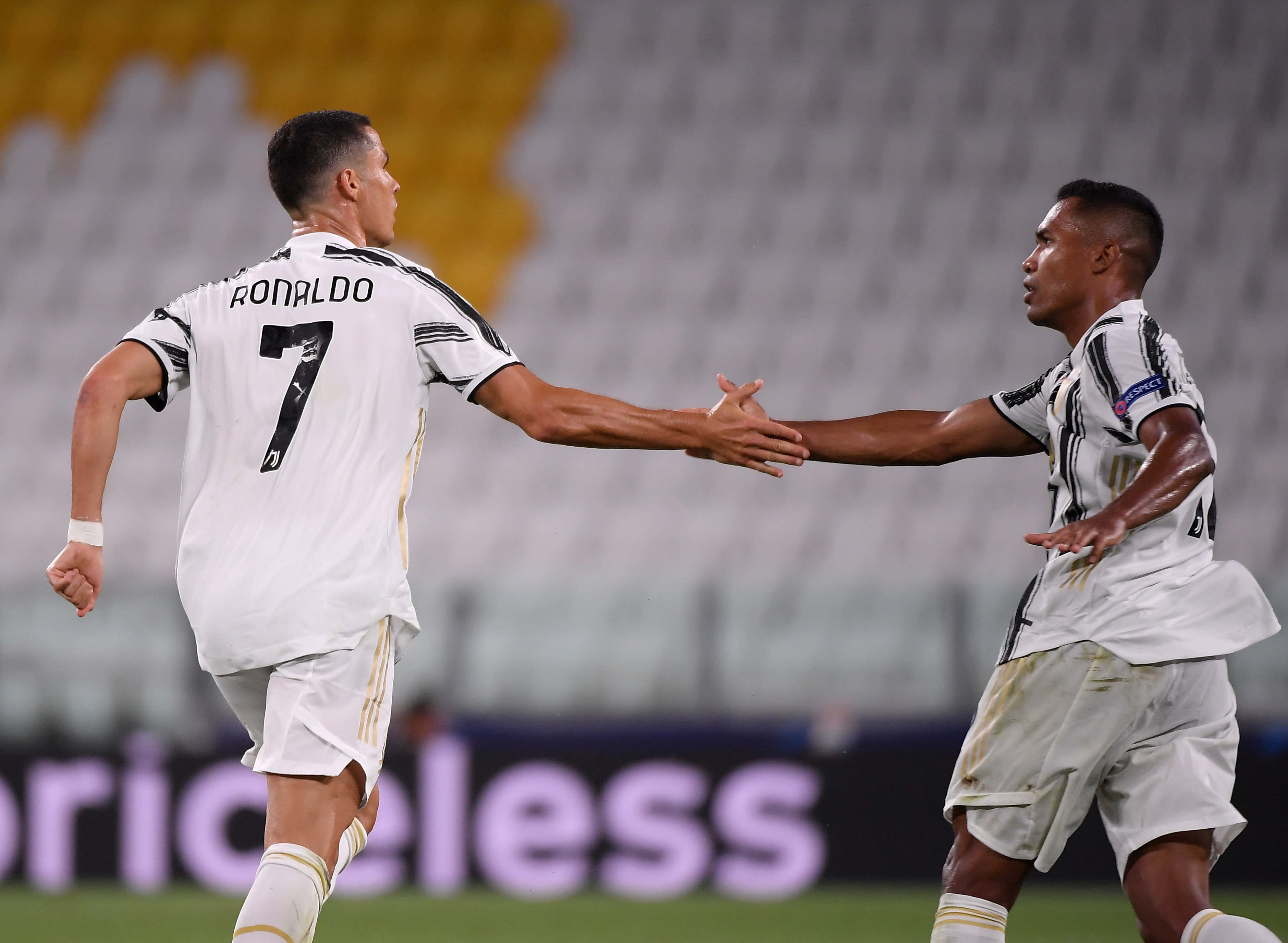 里昂客场战胜尼斯,豪取三分 里昂客场战胜尼斯,豪取三分