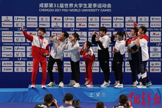 FPX险胜TSM,Ming单局斩获MVP强强对话成都决赛之夜,技惊四座 FPX险胜TSM,Ming单局斩获MVP强强对话成都决赛之夜,技惊四座