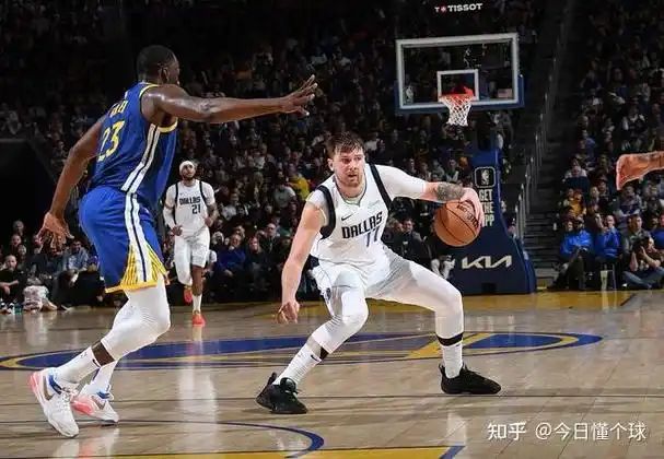 勇士客场击败独行侠保持不败 勇士客场击败独行侠保持不败