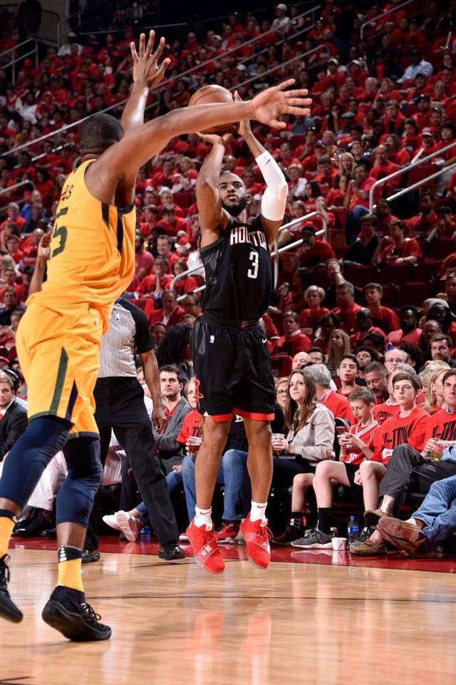 关于保罗砍下27分,火箭再胜爵士晋级西部决赛的信息 关于保罗砍下27分,火箭再胜爵士晋级西部决赛的信息