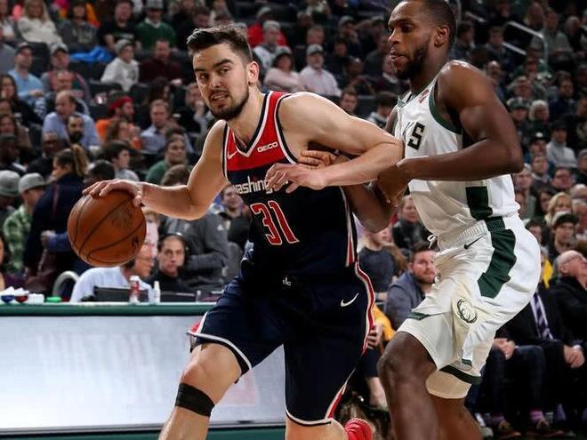 广州队碾压上海队,字母哥状态火热的简单介绍 广州队碾压上海队,字母哥状态火热的简单介绍