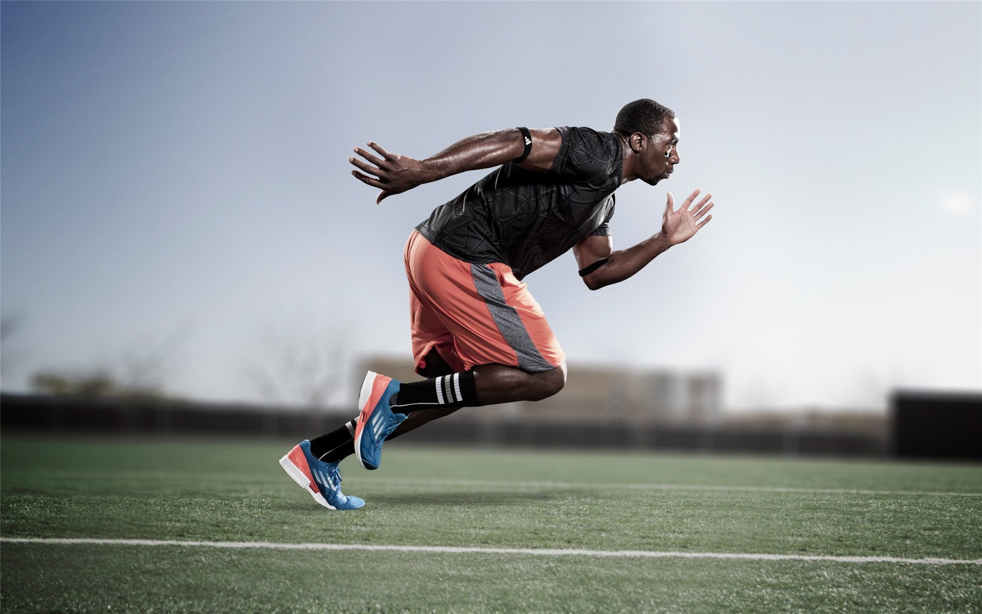 历史拐点，迈凯伦技术奇袭与周冠宇破壁时刻，共筑F1新纪元